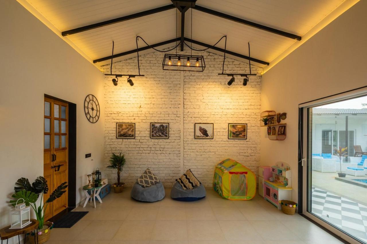 Saffronstays Turquoise Maison, คาร์จัต ภายนอก รูปภาพ