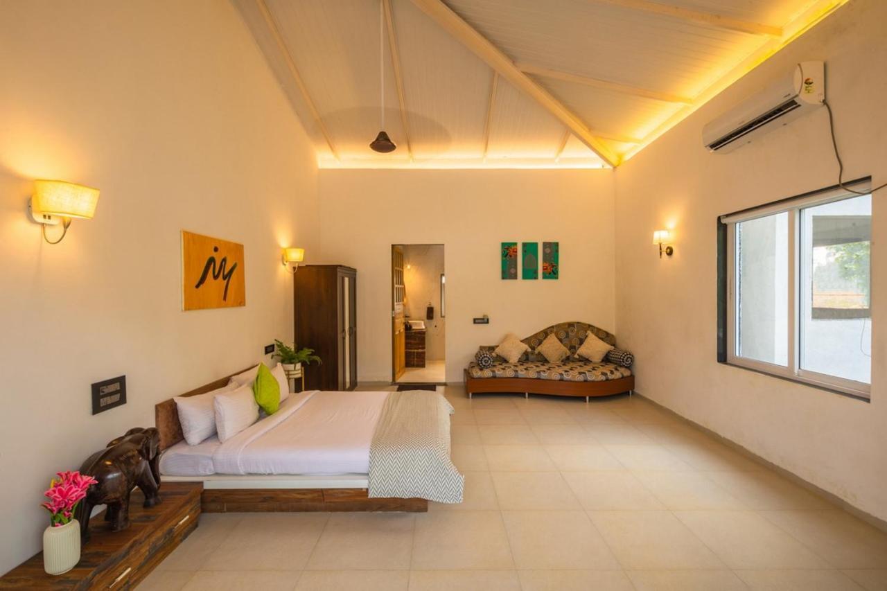 Saffronstays Turquoise Maison, คาร์จัต ภายนอก รูปภาพ